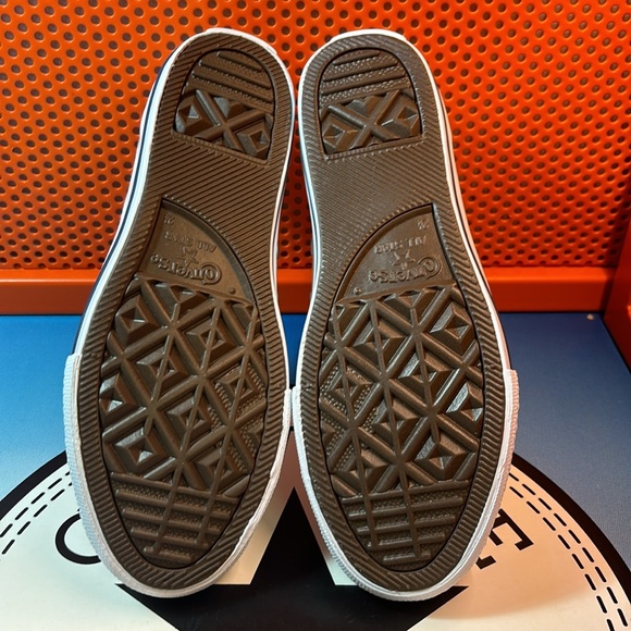 Converse Chuck Taylor Kids Low Top - Picture 7 of 8